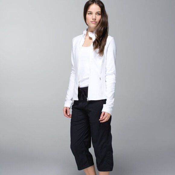 Lululemon Studio Crop- Black Athletic Joggers- Size 2 - Picture 1 of 15